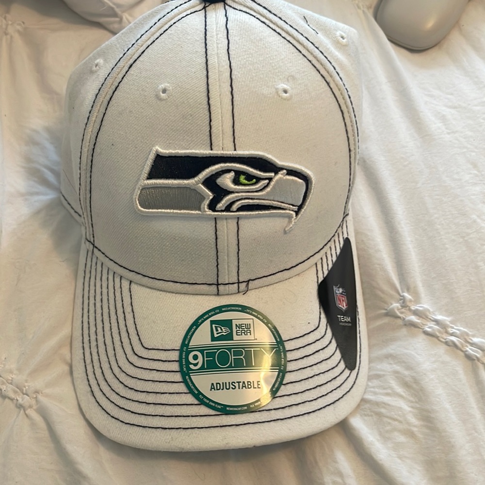 White and navy Seattle Seahawks snap back hat